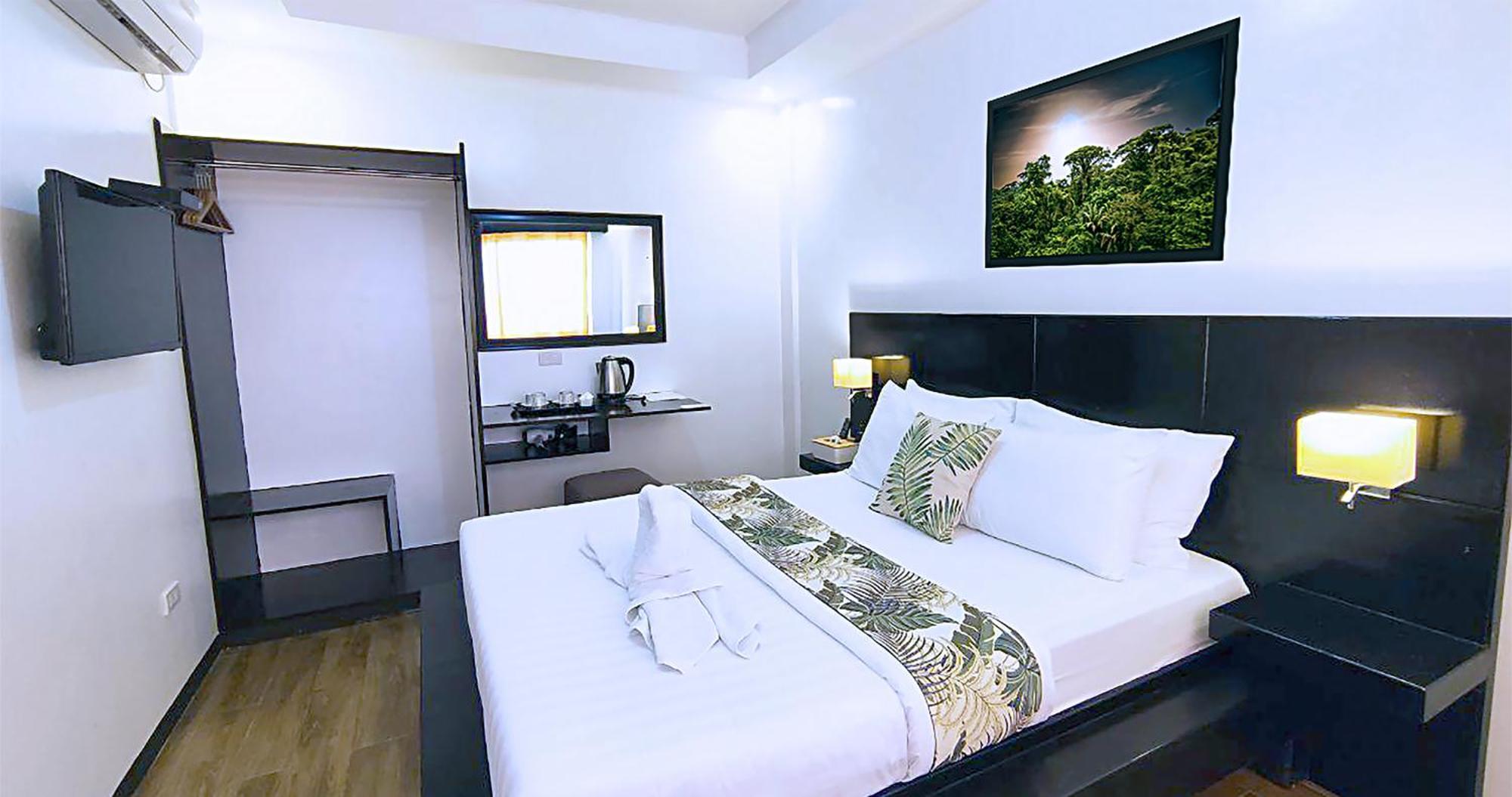 Casa Almarenzo Bed & Breakfast Bolinao Ngoại thất bức ảnh