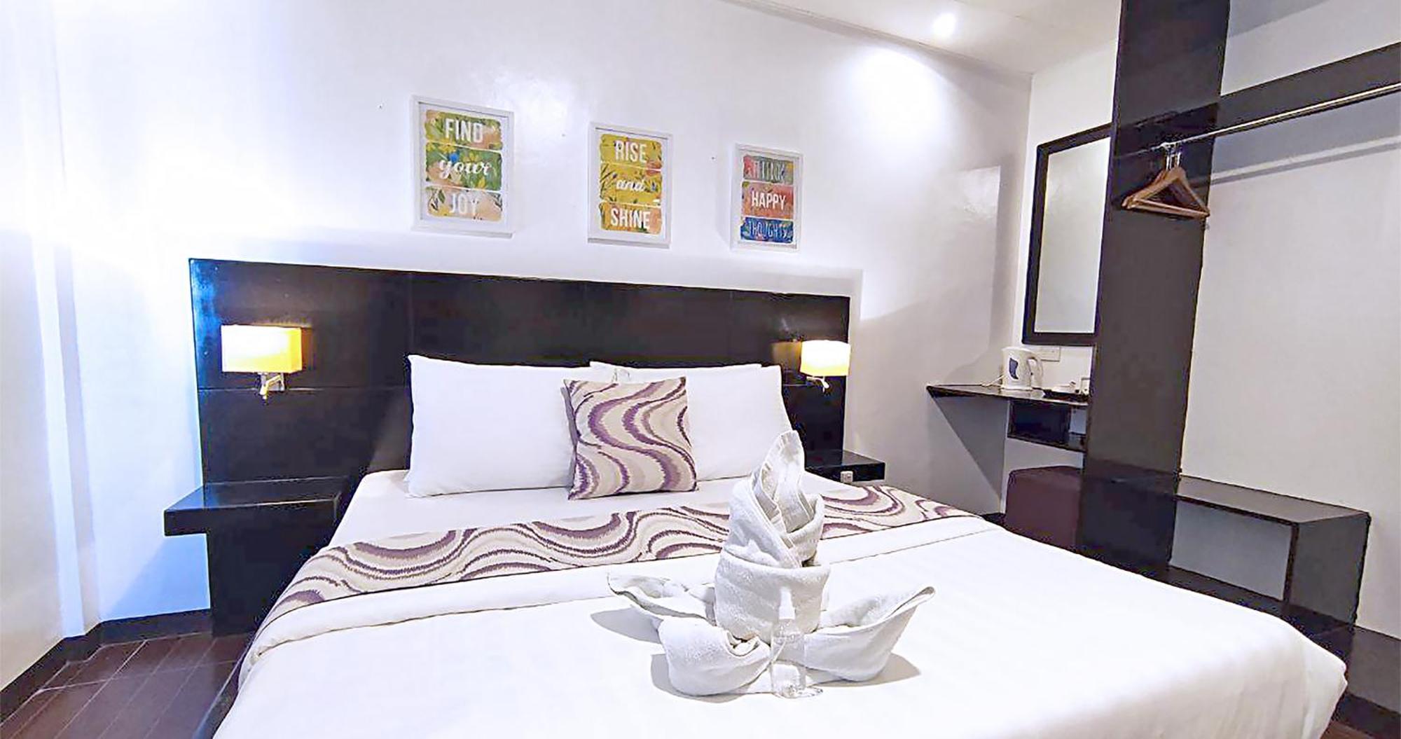 Casa Almarenzo Bed & Breakfast Bolinao Ngoại thất bức ảnh